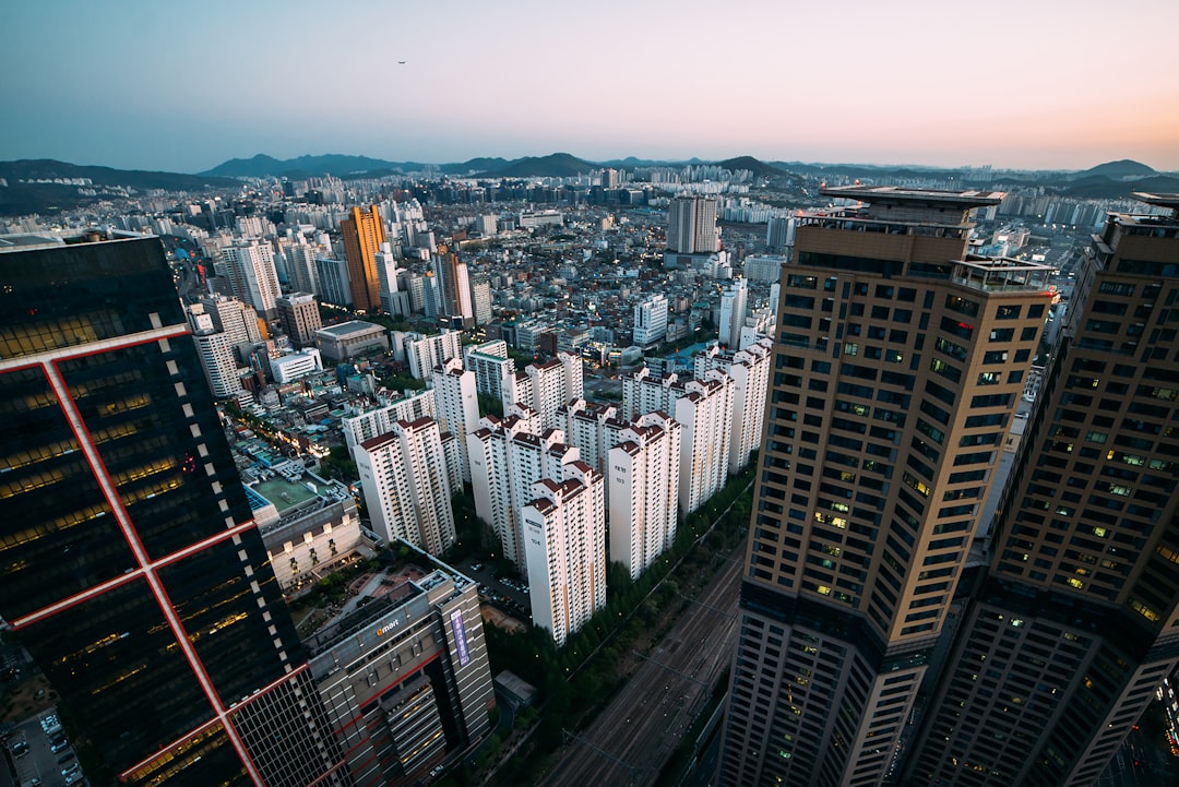 2026년 부동산 세금 정책 변화를 보여주는 인포그래픽.